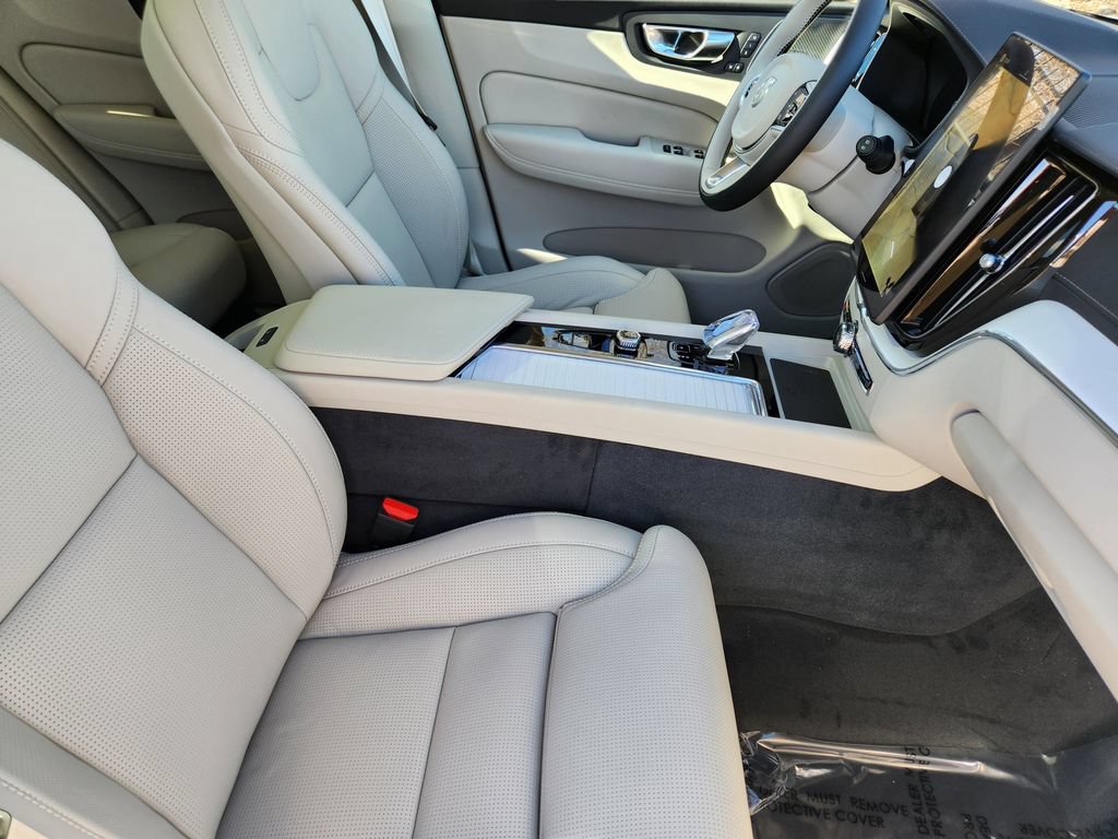 New 2026 Volvo XC60 T8 Ultra w/ Protection Package Premier AWD/4WD image 5