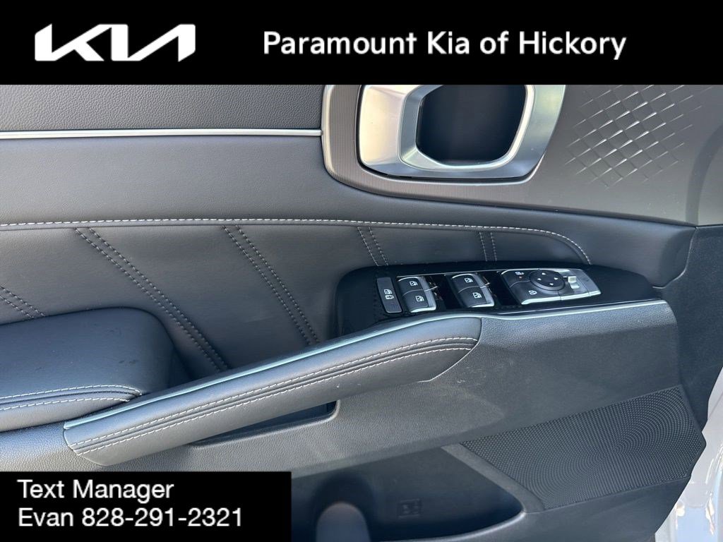 Used 2025 Kia Sorento SX image 20