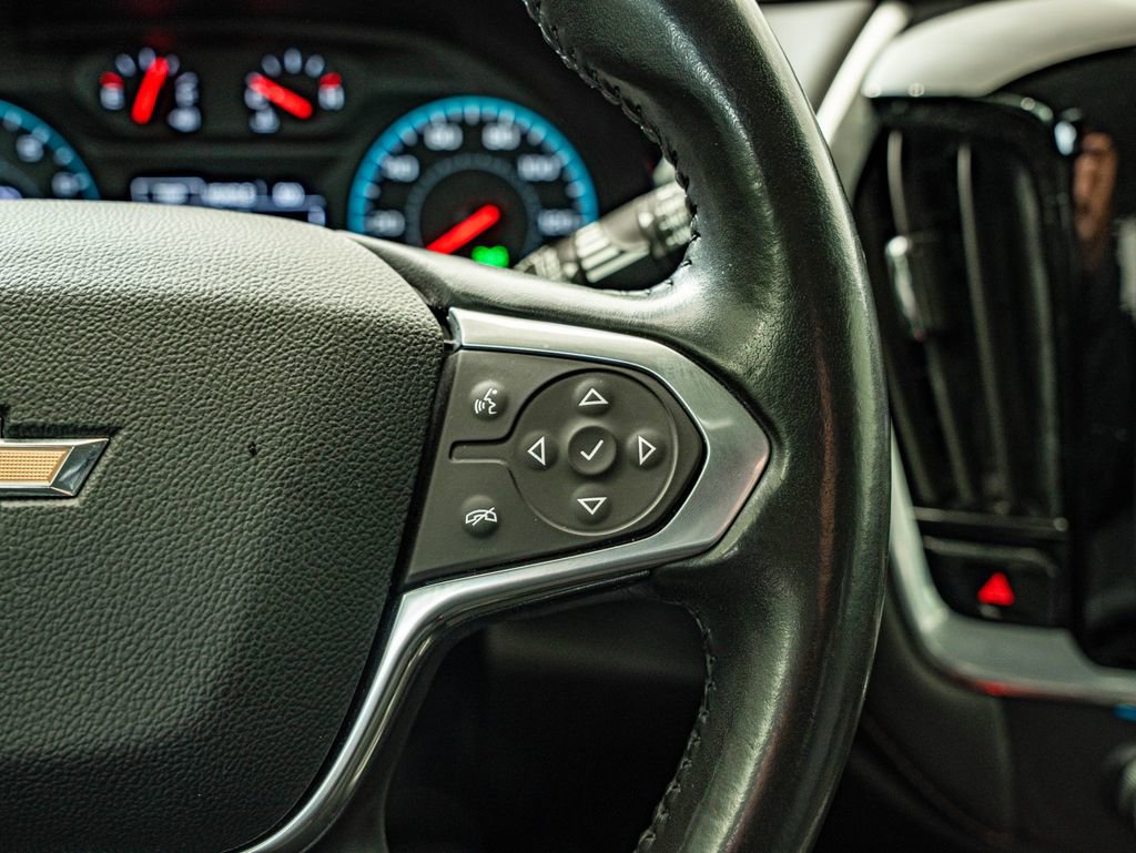 Used 2020 Chevrolet Traverse LT FWD image 18
