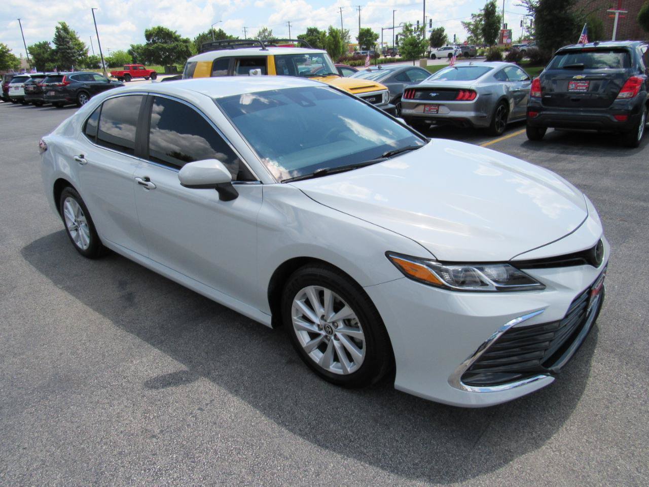 Used 2023 Toyota Camry LE FWD image 8