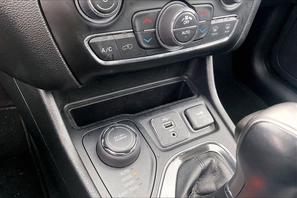 Used 2022 Jeep Cherokee Limited image 19