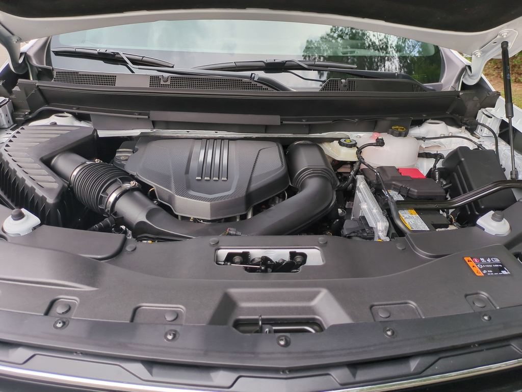 New 2027 Chevrolet Traverse LT w/ Driver Confidence Package FWD image 38