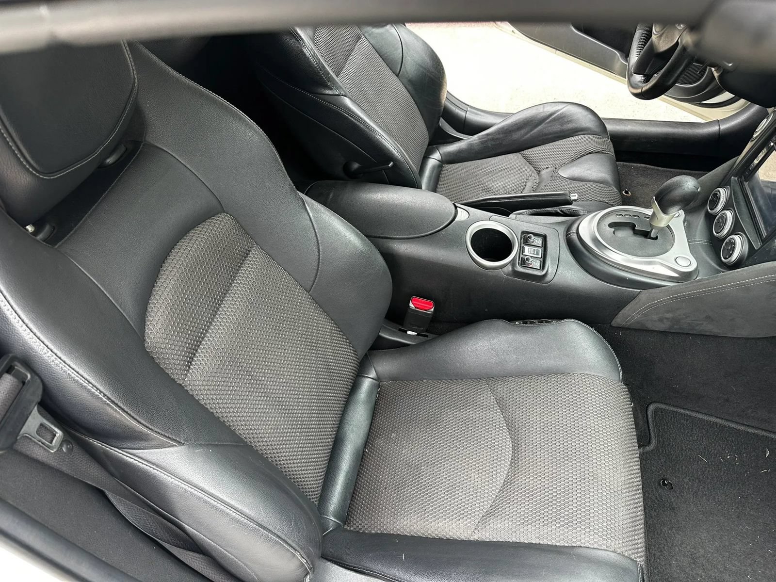 Used 2014 Nissan 370Z Touring RWD image 31