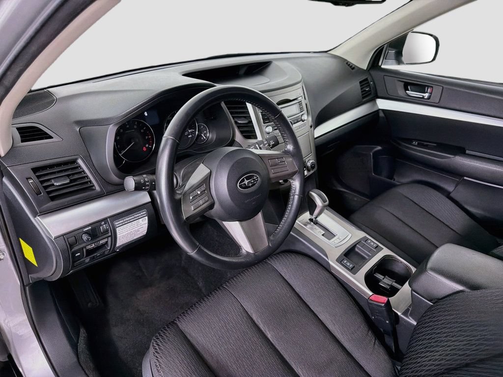 Used 2011 Subaru Outback 2.5i Premium w/ All-Weather Pkg AWD/4WD image 9