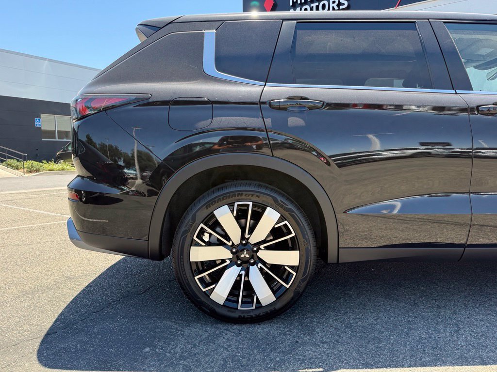 New 2026 Mitsubishi Outlander SE FWD image 13