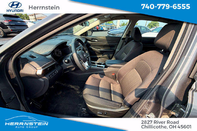 Used 2024 Nissan Altima 2.5 SV FWD image 14
