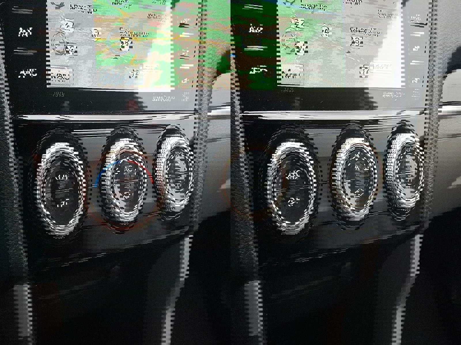 Used 2018 Subaru Forester 2.5i Limited image 16