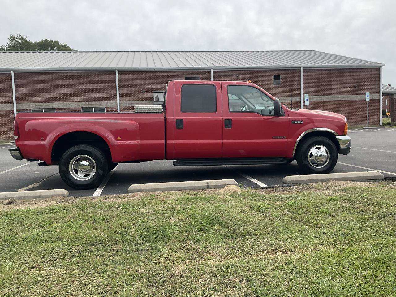 Used 2000 Ford F350 XLT RWD image 4