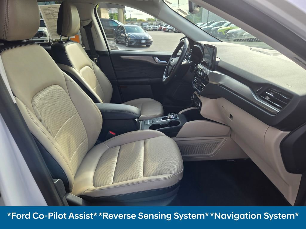 Used 2021 Ford Escape Titanium image 9