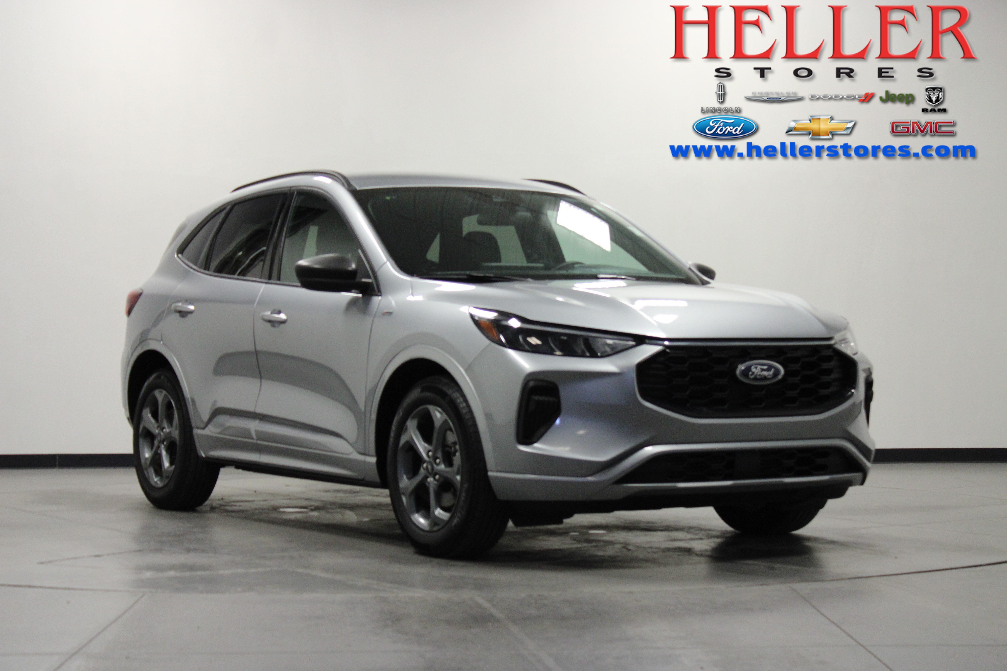 Used 2024 Ford Escape ST-Line w/ Tech Pack #1 FWD image 1