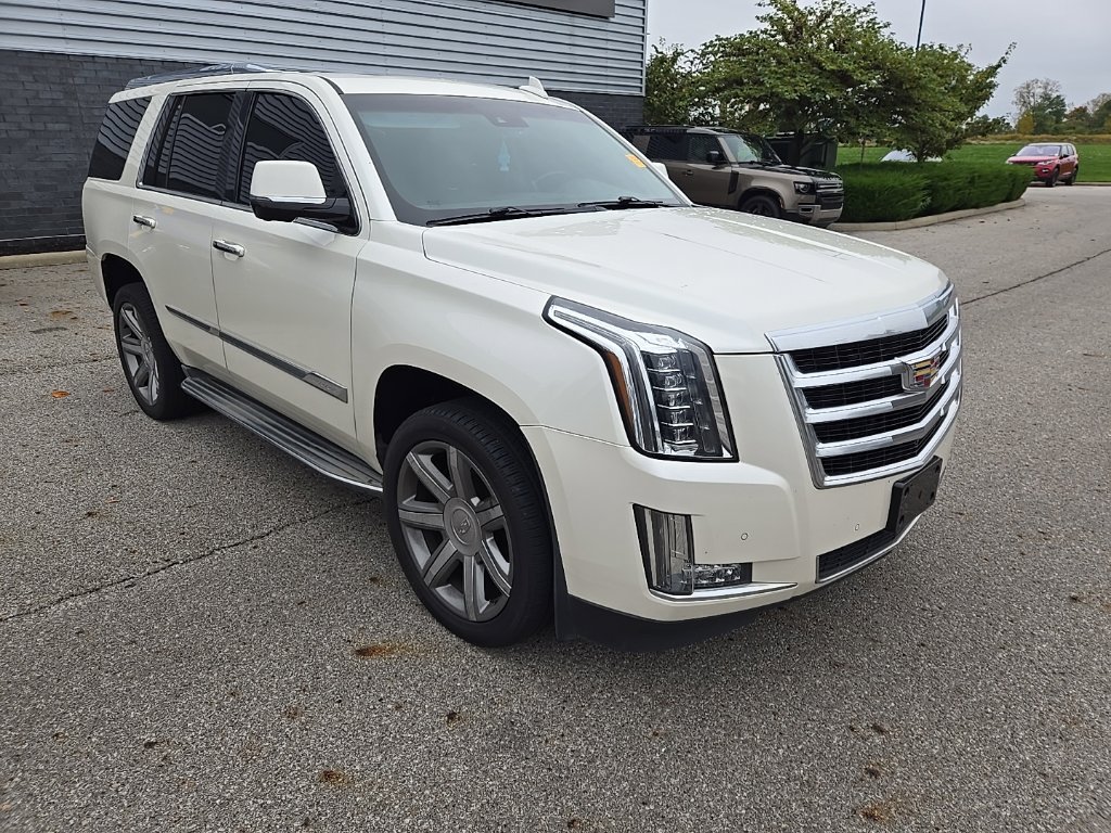 Used 2015 Cadillac Escalade Luxury AWD/4WD image 3
