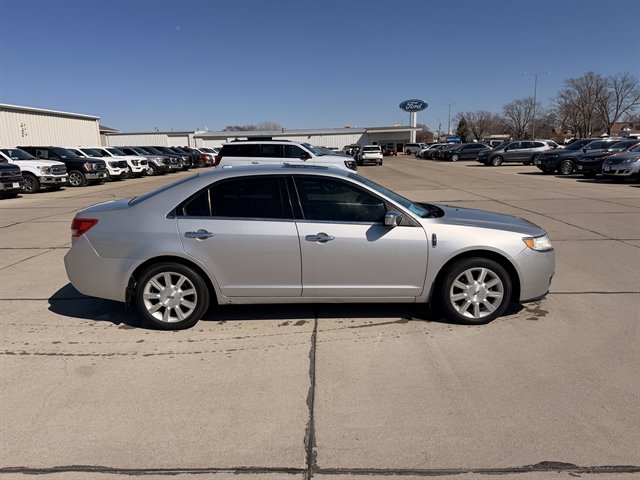 Used 2010 Lincoln MKZ AWD image 3