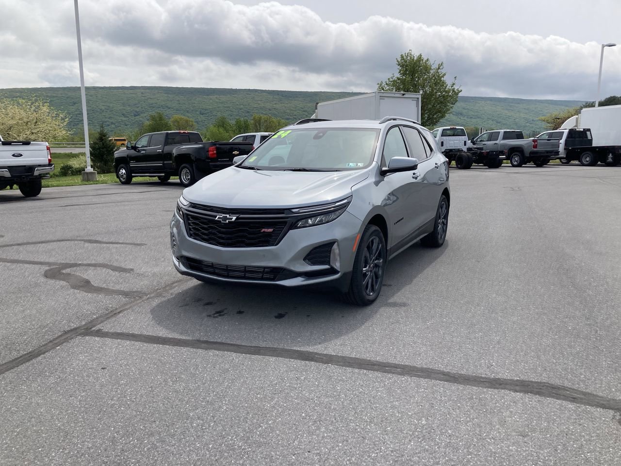 Used 2024 Chevrolet Equinox RS AWD/4WD image 3