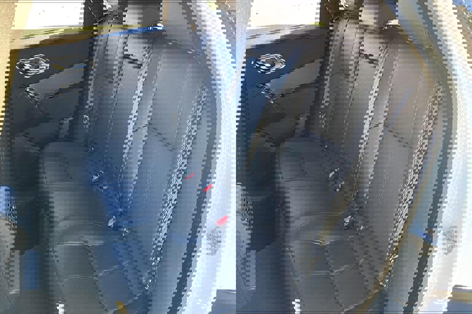 Used 2025 Land Rover Range Rover Velar Dynamic SE image 20