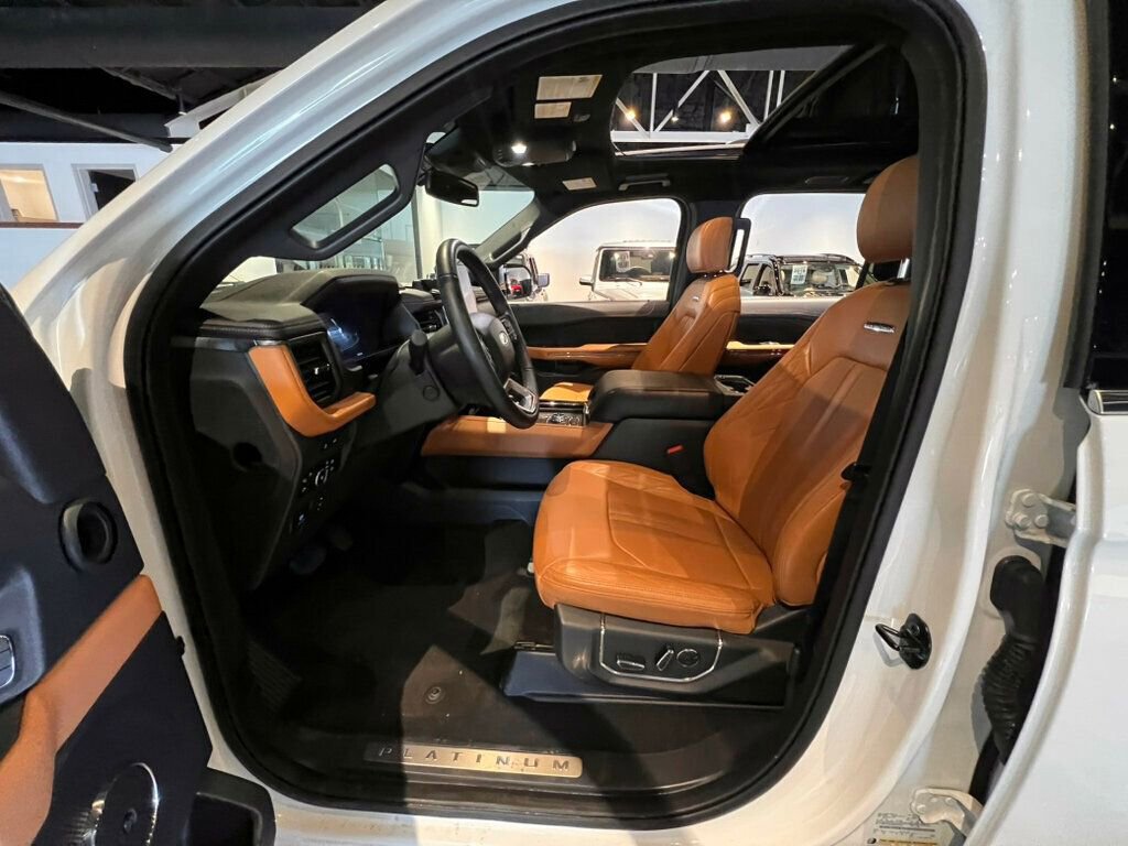 Used 2024 Ford Expedition Platinum image 10
