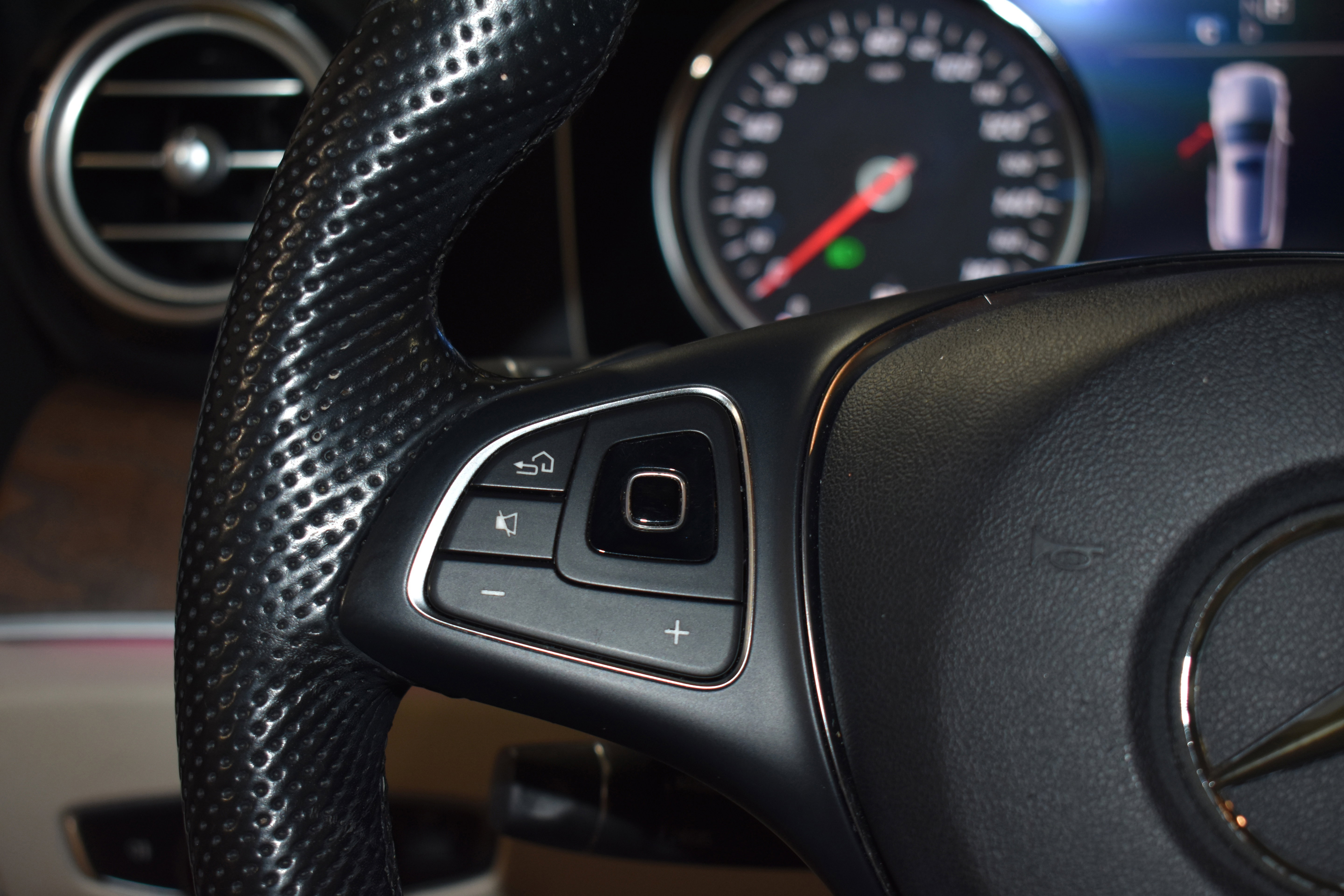 Used 2017 Mercedes-Benz E 400 4MATIC Wagon image 14