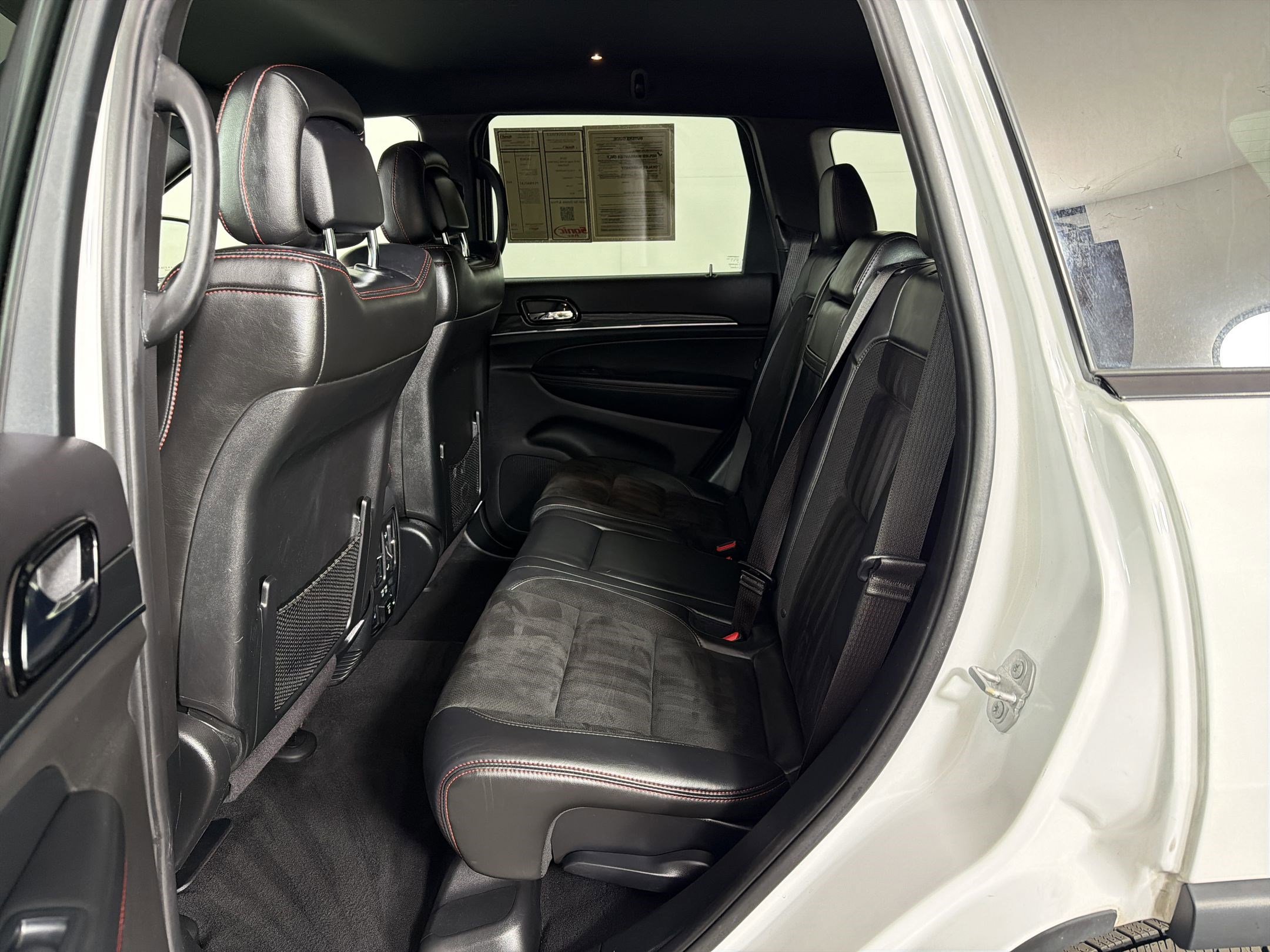 Used 2019 Jeep Grand Cherokee Trailhawk AWD/4WD image 15