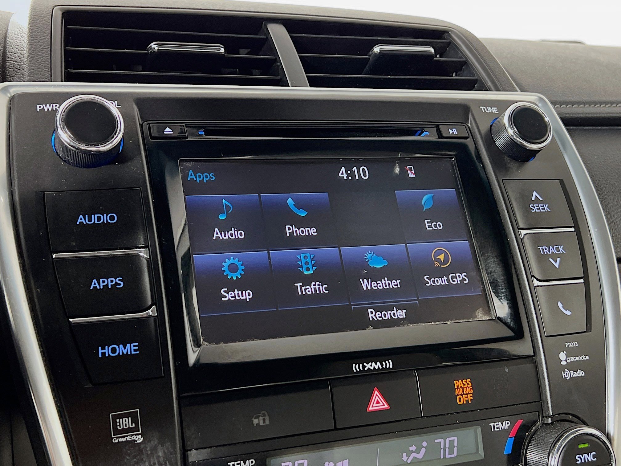 Used 2017 Toyota Camry XLE FWD image 12