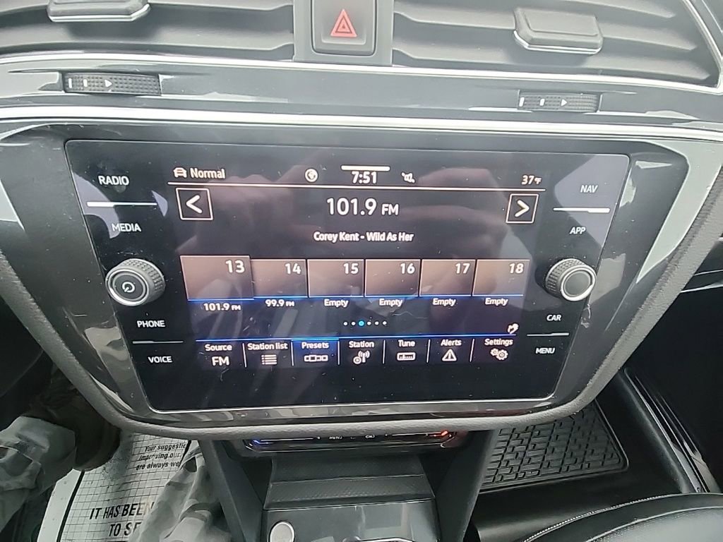 Certified 2024 Volkswagen Tiguan SEL R-Line image 17