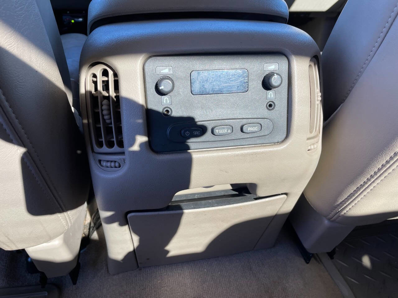 Used 2005 GMC Sierra 3500 SLT w/ Heavy-Duty Power Package image 25