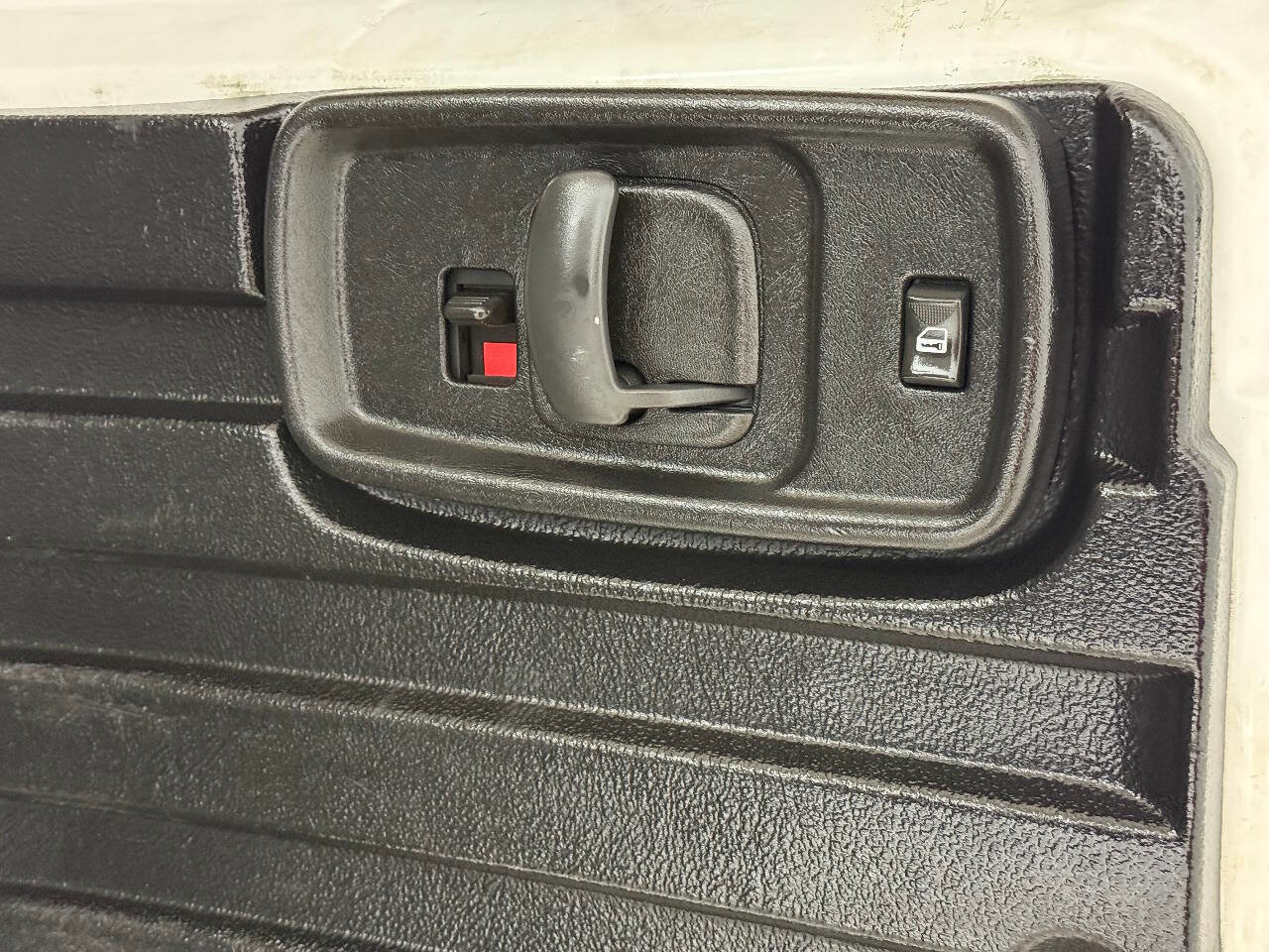 Used 2017 Chevrolet Express 2500 image 75