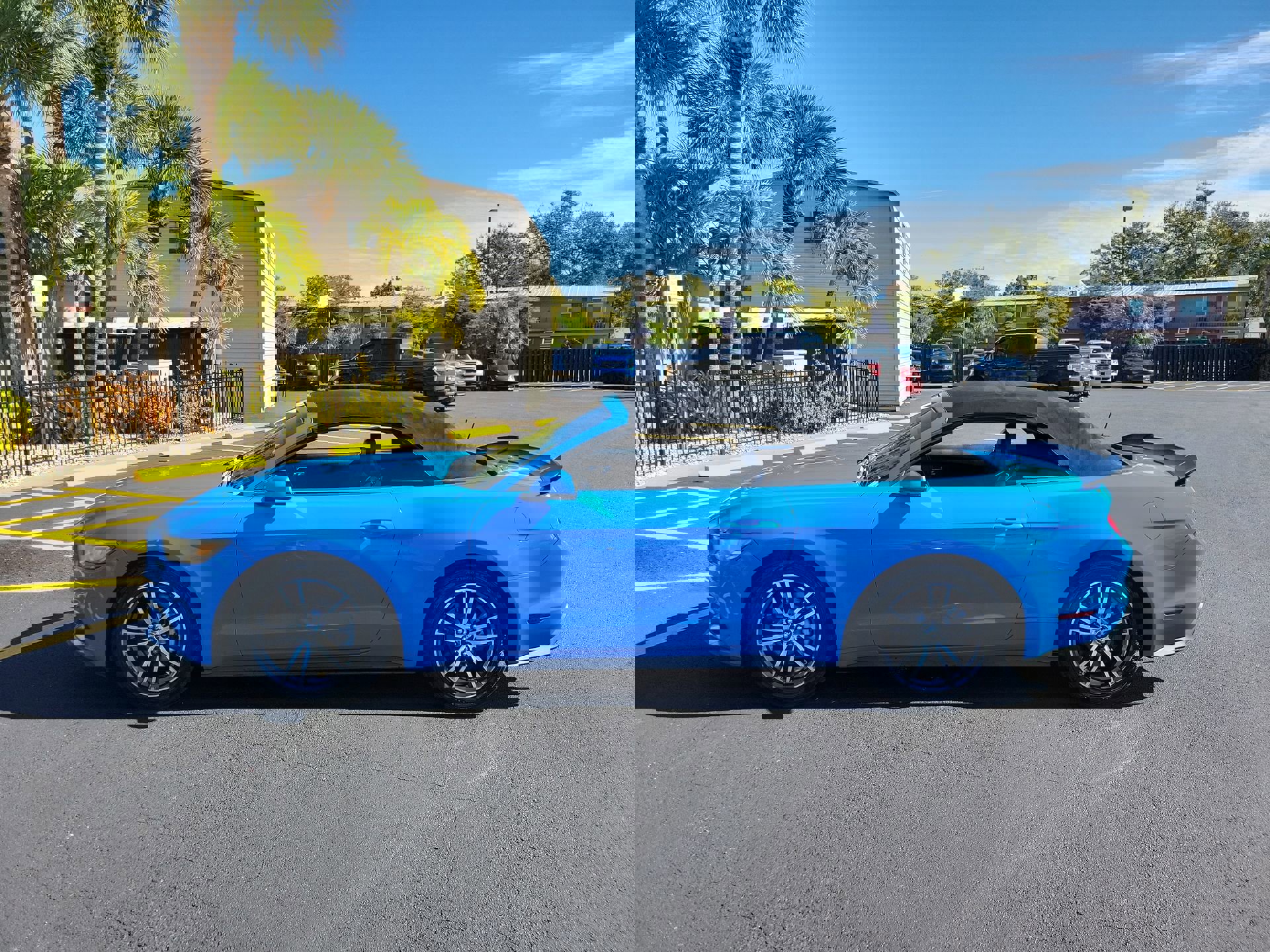 Used 2017 Ford Mustang Premium image 9