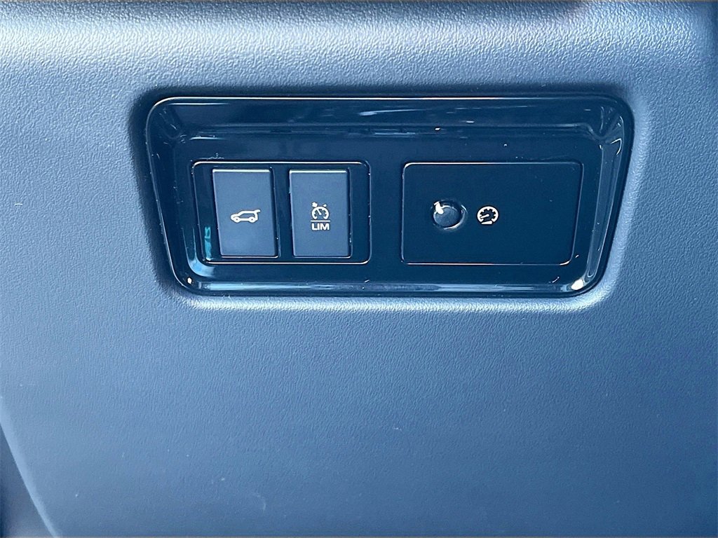 Used 2019 Jaguar F-PACE S image 10