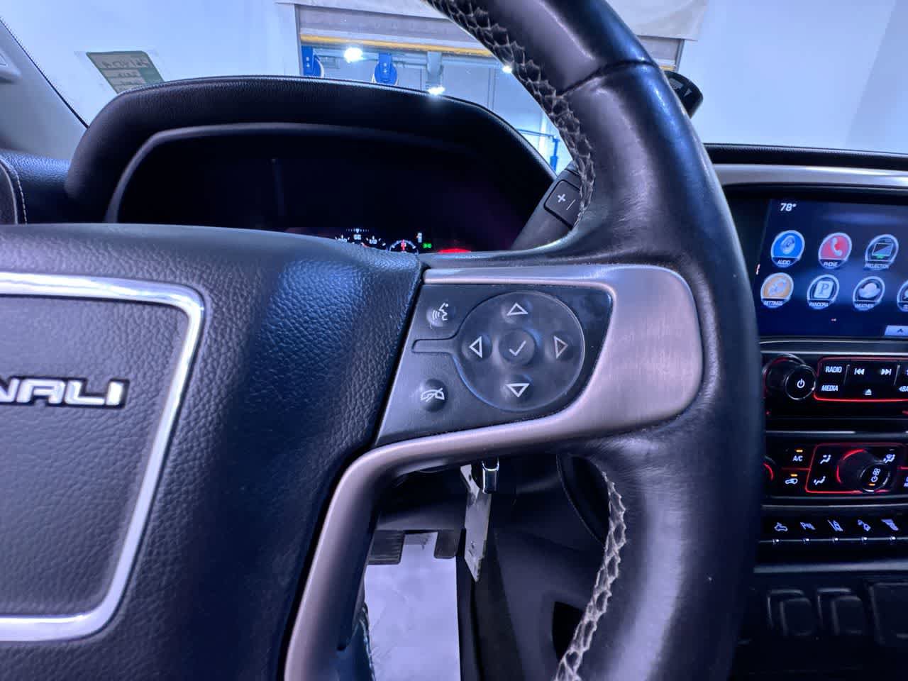 Used 2016 GMC Sierra 2500 Denali w/ Duramax Plus Package AWD/4WD image 20
