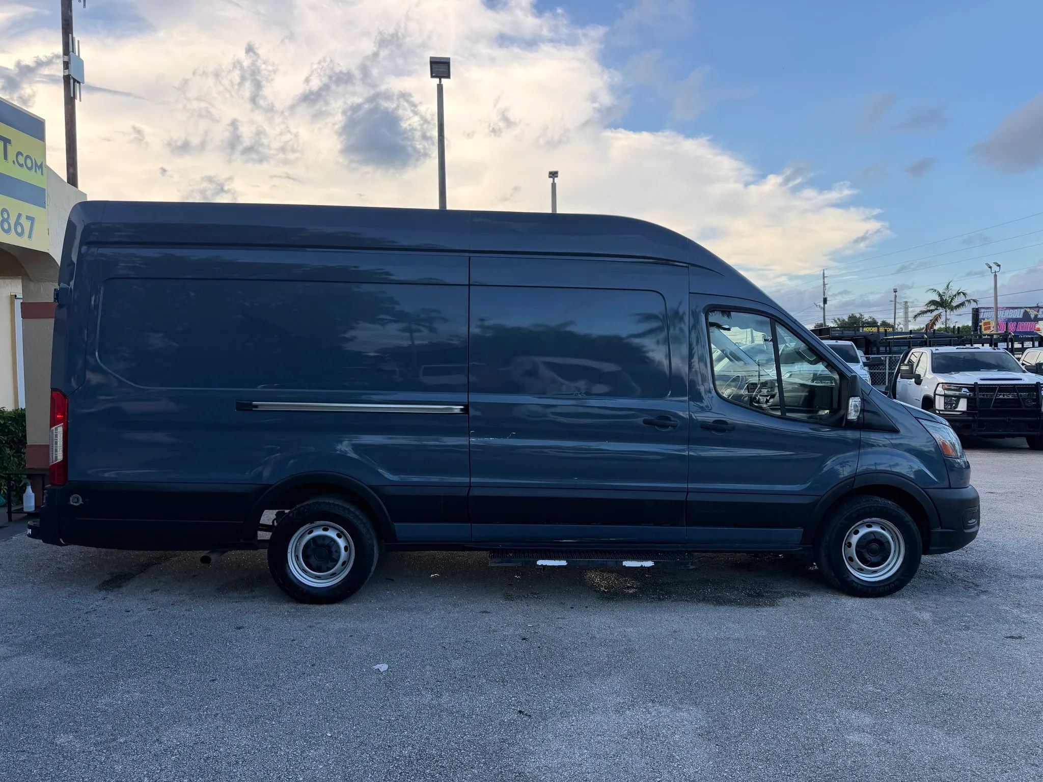 Used 2020 Ford Transit 250 148 High Roof Extended RWD image 8