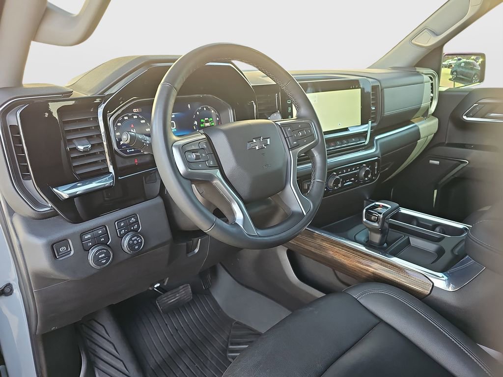 Used 2024 Chevrolet Silverado 1500 LT Trail Boss w/ LT Trail Boss Premium Package image 9