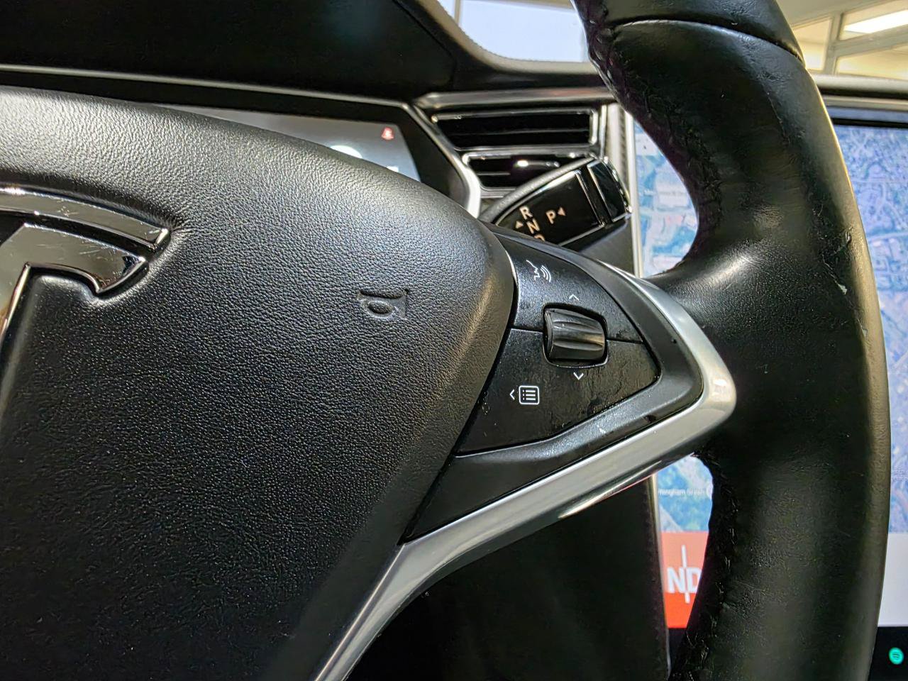 Used 2012 Tesla Model S Signature Performance RWD image 32