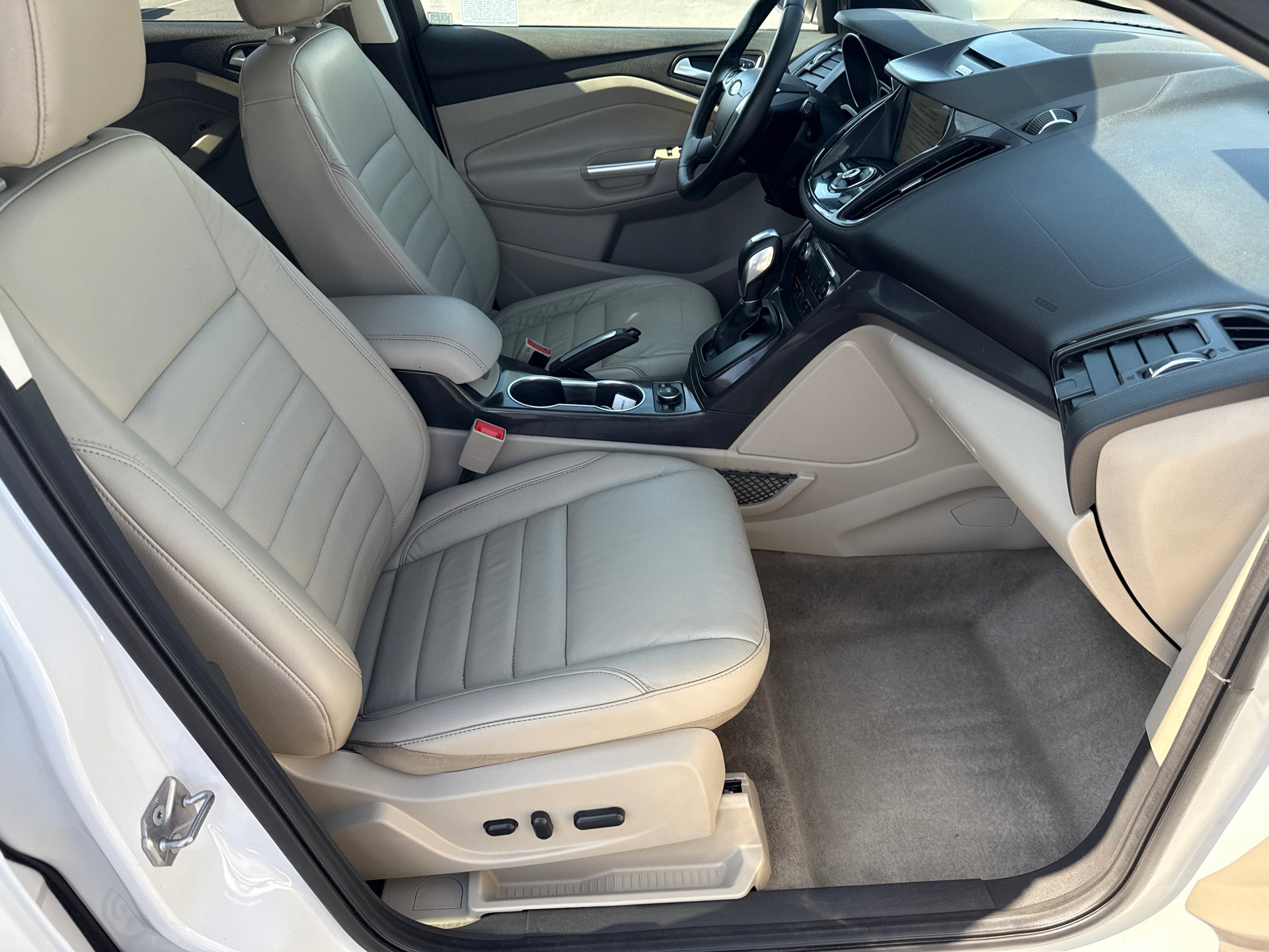 Used 2016 Ford Escape Titanium w/ Equipment Group 301A image 14