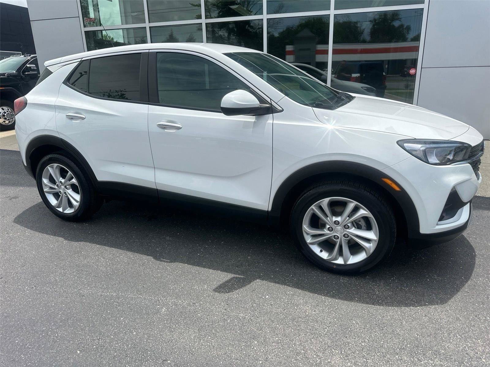 Used 2022 Buick Encore GX Preferred w/ Cold Weather Comfort Package FWD video 1