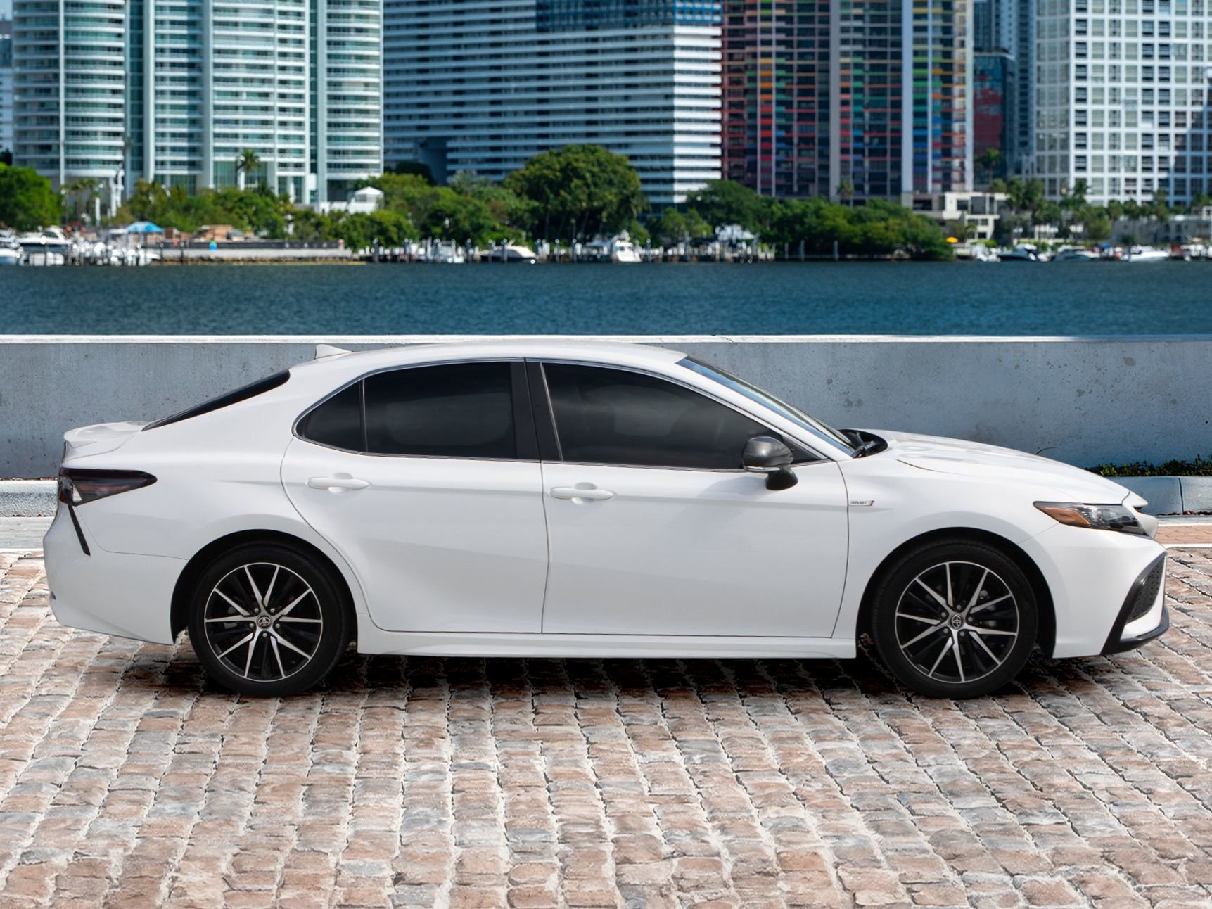 Used 2023 Toyota Camry SE image 4