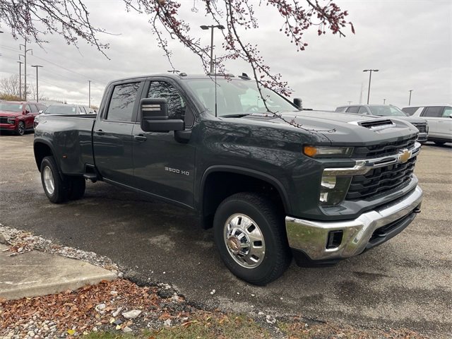 New 2026 Chevrolet Silverado 3500 LT image 2