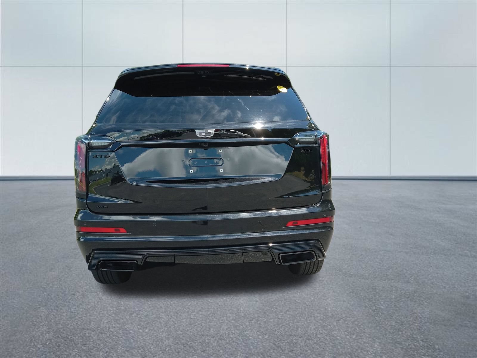 Used 2024 Cadillac XT6 Sport w/ LPO, ONYX Package AWD/4WD image 4