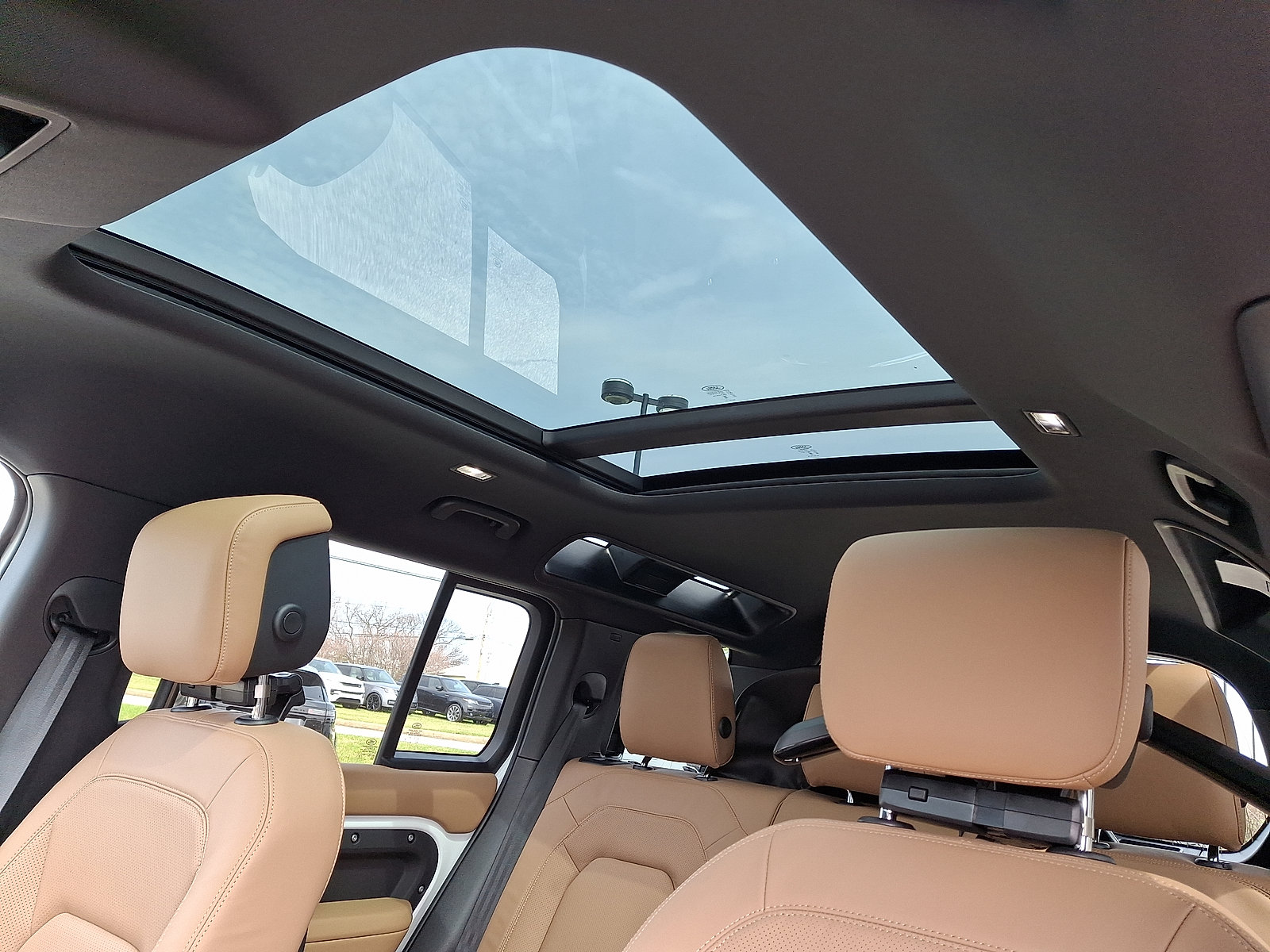 New 2026 Land Rover Defender 110 X-Dynamic SE AWD/4WD image 6