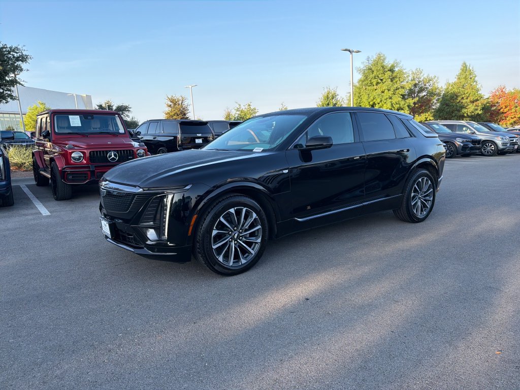Certified 2024 Cadillac Lyriq Sport AWD/4WD image 3