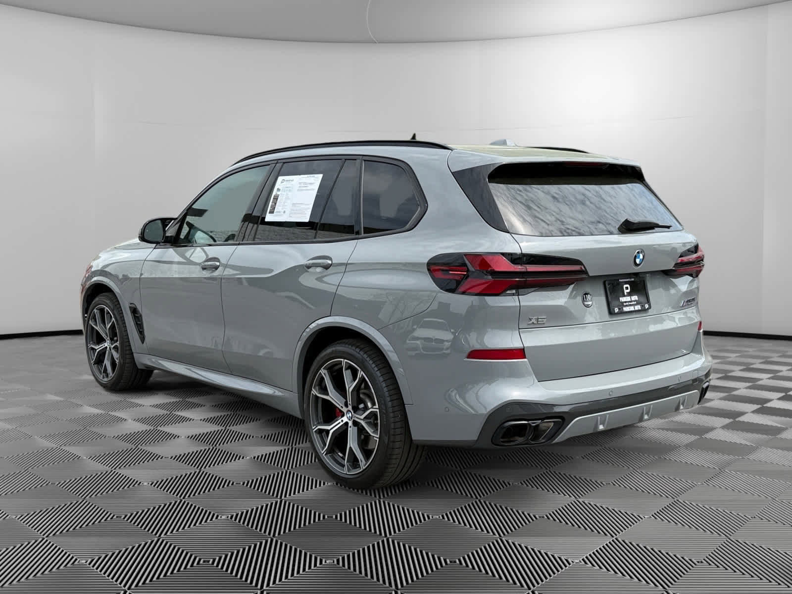 Used 2024 BMW X5 M60i AWD/4WD image 3