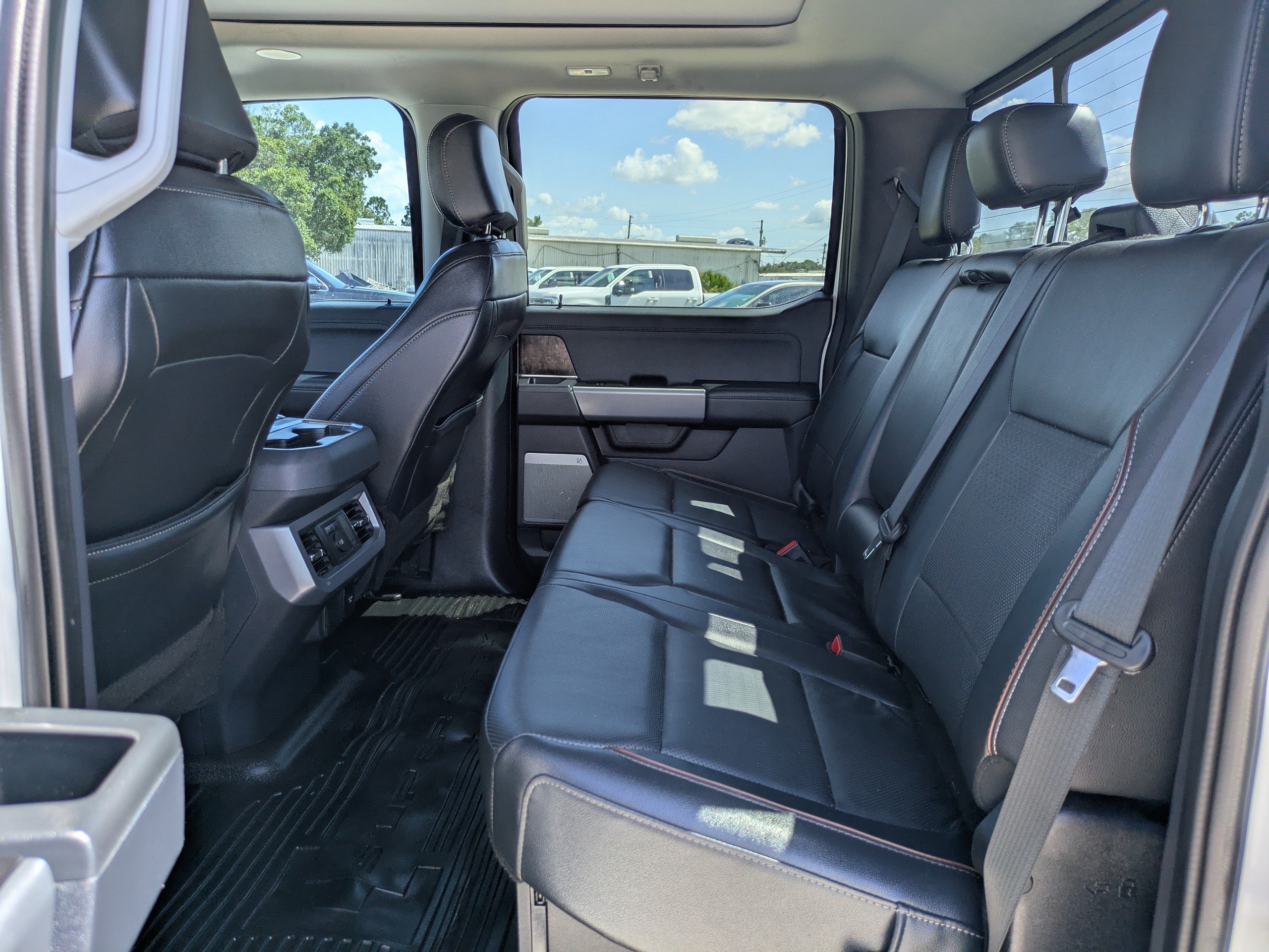 Used 2024 Ford F250 Lariat w/ Lariat Ultimate Package AWD/4WD image 13