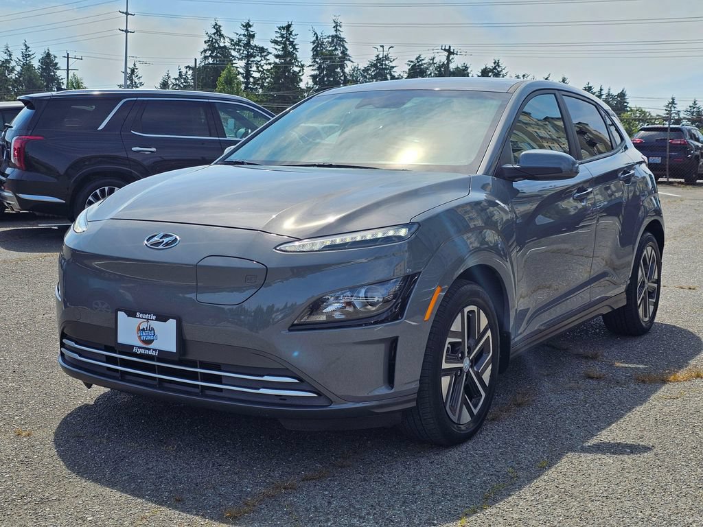 Used 2023 Hyundai Kona SE FWD image 3