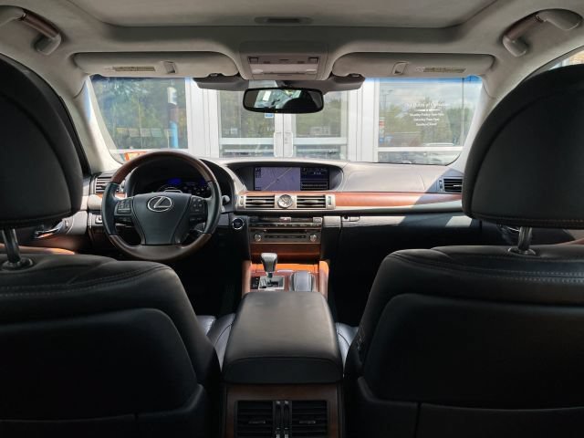 Used 2013 Lexus LS 600h L AWD/4WD image 40