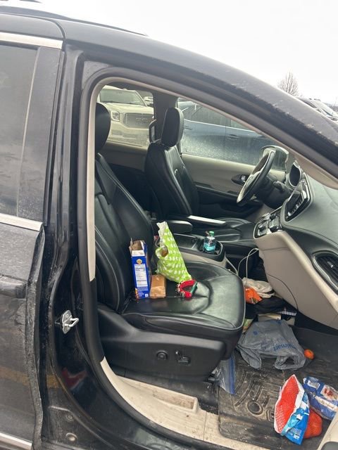 Used 2019 Chrysler Pacifica Limited image 8