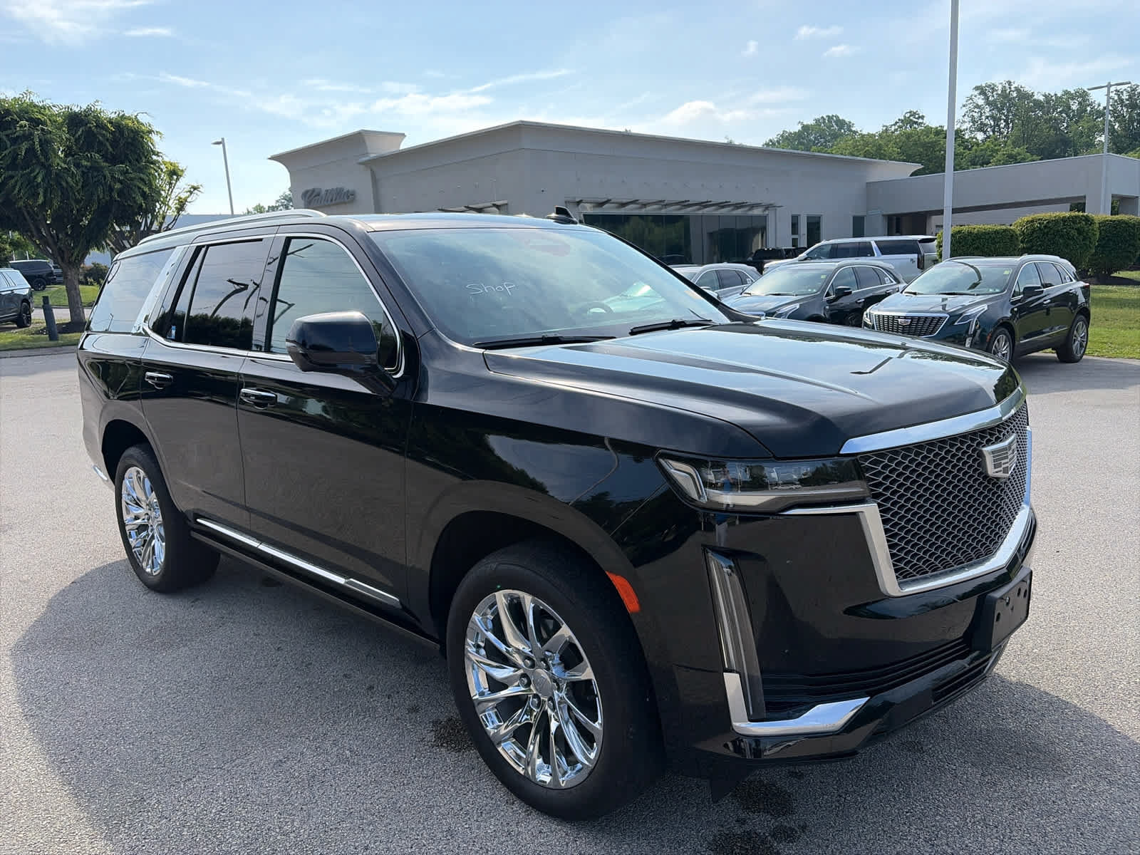 Used 2023 Cadillac Escalade Premium Luxury w/ LPO, Radiant Package AWD/4WD image 5