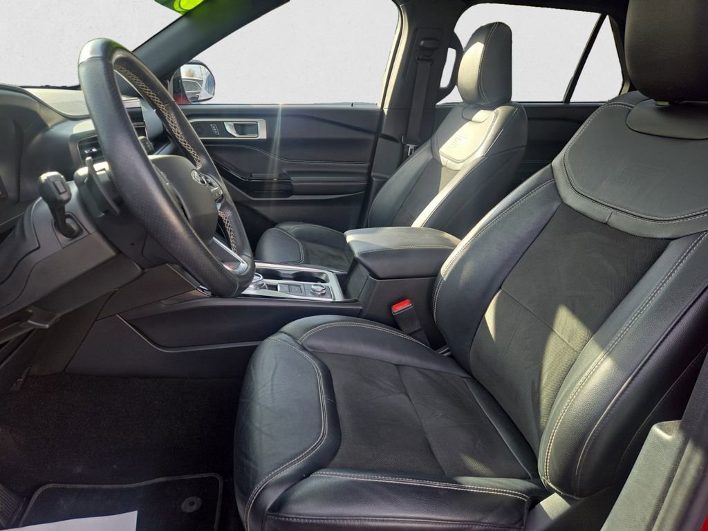 Used 2022 Ford Explorer ST w/ ST Street Pack image 9