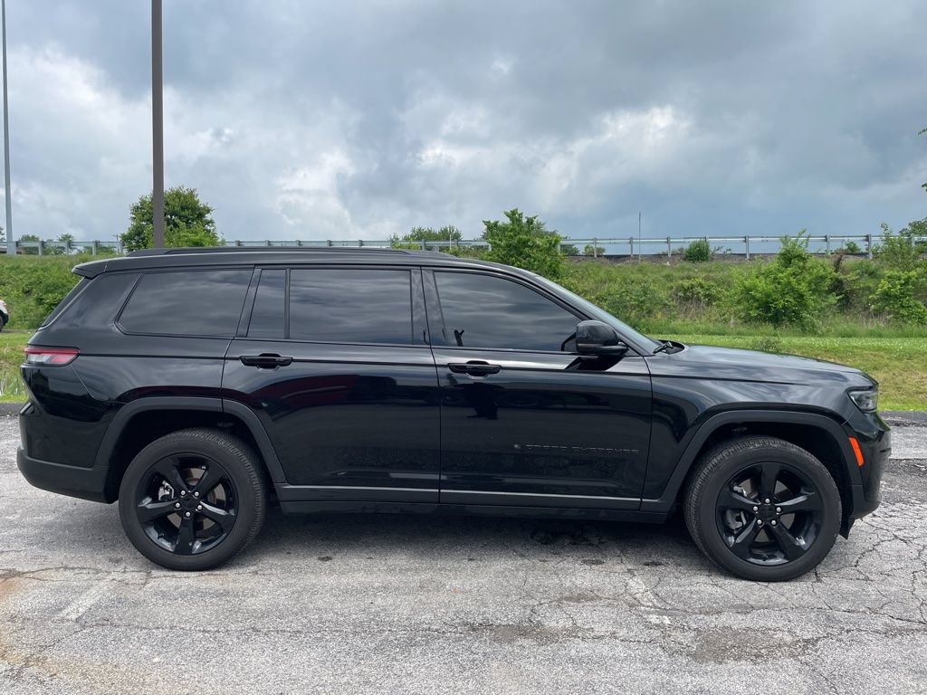 Used 2023 Jeep Grand Cherokee L Laredo AWD/4WD image 5