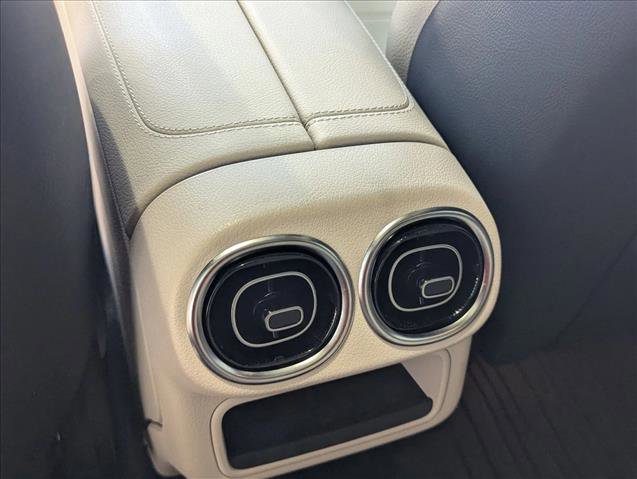 Used 2023 Mercedes-Benz GLC 300 4MATIC image 13