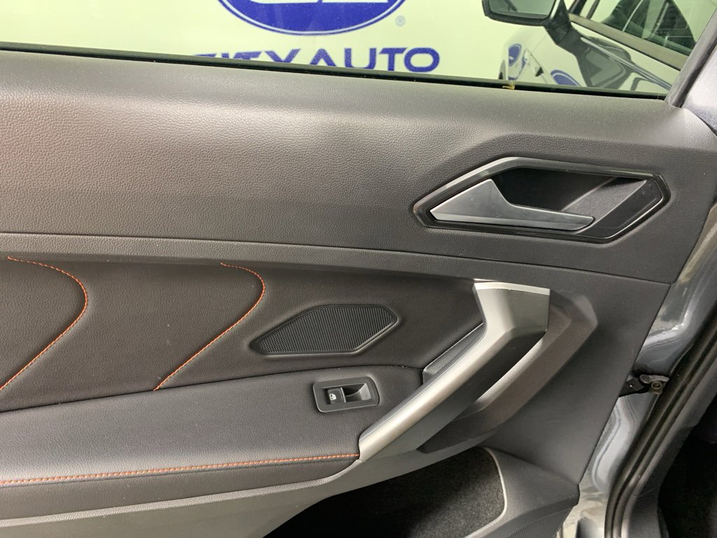 Used 2024 Volkswagen Tiguan Wolfsburg Edition image 32