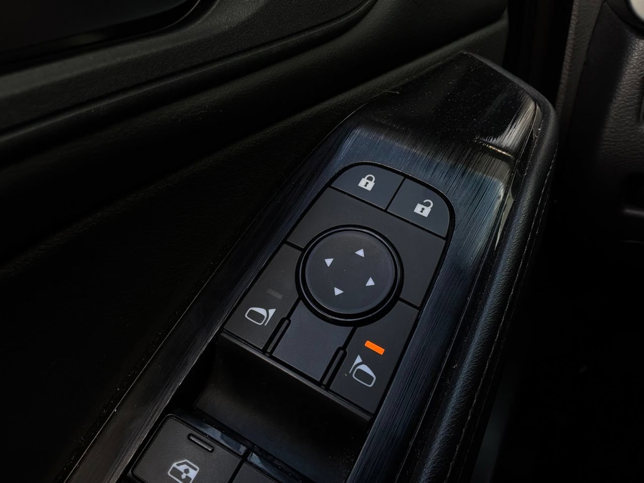 Used 2025 Nissan Rogue SV FWD image 23