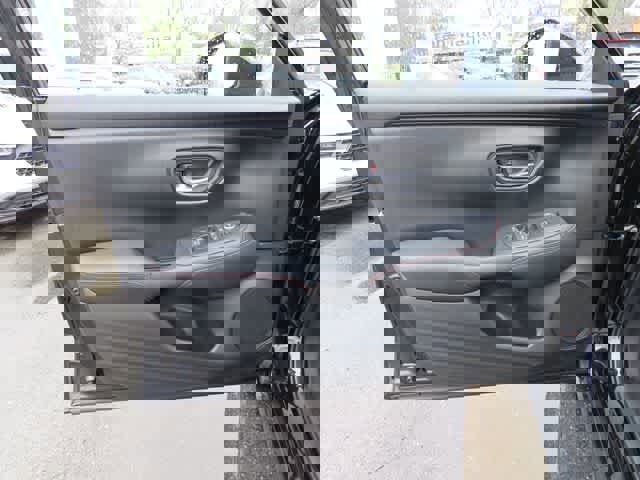 Used 2025 Honda HR-V Sport image 16